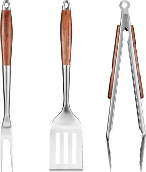 FJNATINH Grillzubehör Set aus Edelstahl mit Holzgriff,3-teiliges BBQ Werkzeug Set inklusive Grillzange, Spatel und Gabel, Praktischer Flaschenöffner - Ideal zum Grillen und als Geschenk