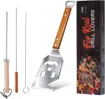 7-in-1 Grillspatel Set mit 3 Edelstahl Grillspießen – Multifunktionaler Grillwender mit Flaschenöffner & Schaber – BBQ Grillzubehör für Garten, Camping & Küche – Geschenkidee für Grillfans