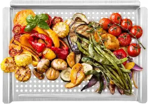 Grillkorb, Grillschale mit gelochtem Boden zum Grillen von Gemüse und Fleisch, 45 x 30 cm Grillschale Edelstahl sind Grillzubehör für Gas-, Elektro- und Kohlegrill