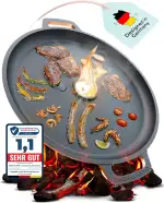 Feuerplatte aus Gusseisen mit Tropfschutz. Ø35cm. Grillplatte Plancha ideal für Raketenofen u.v.m. Outdoor BBQ-Platte mit Tragegriff. Grill Zubehör. Gusseisenpfanne. Stärke 5mm Loch Ø4cm Drei Eichen